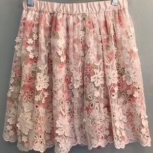 Woman’s size s cream lace layered flaired skirt